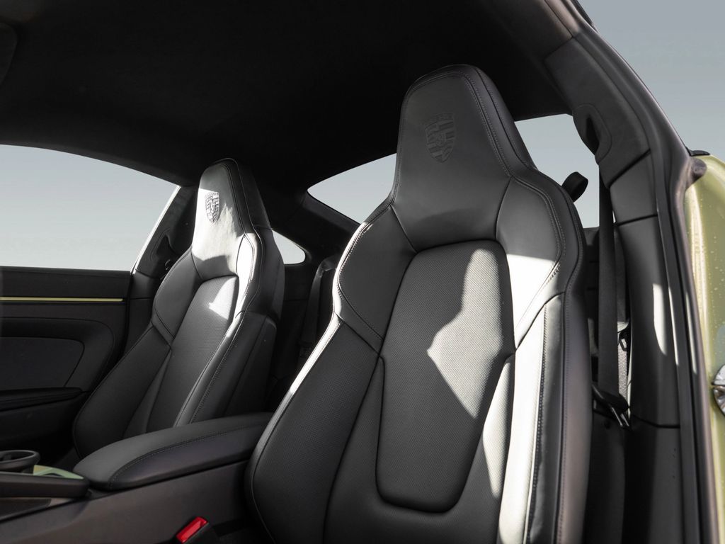 Porsche 992 2025