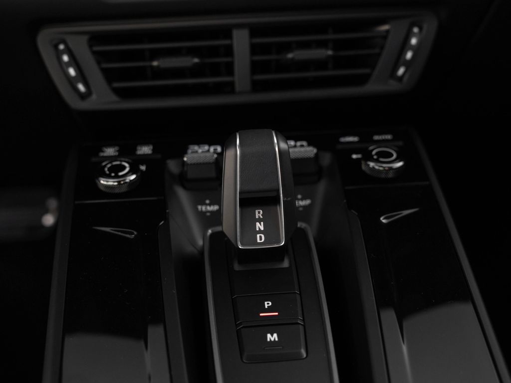 Porsche 992 2025