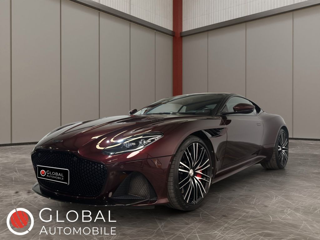 Aston Martin DBS 2022