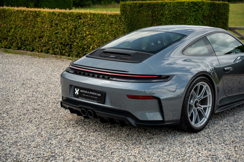 Porsche 992 2025