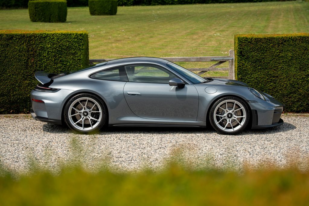 Porsche 992 2025