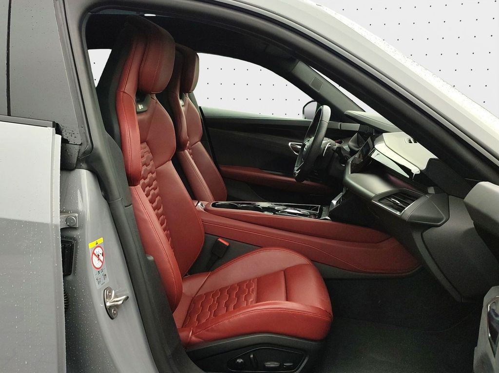 Audi RS e-tron GT 2024