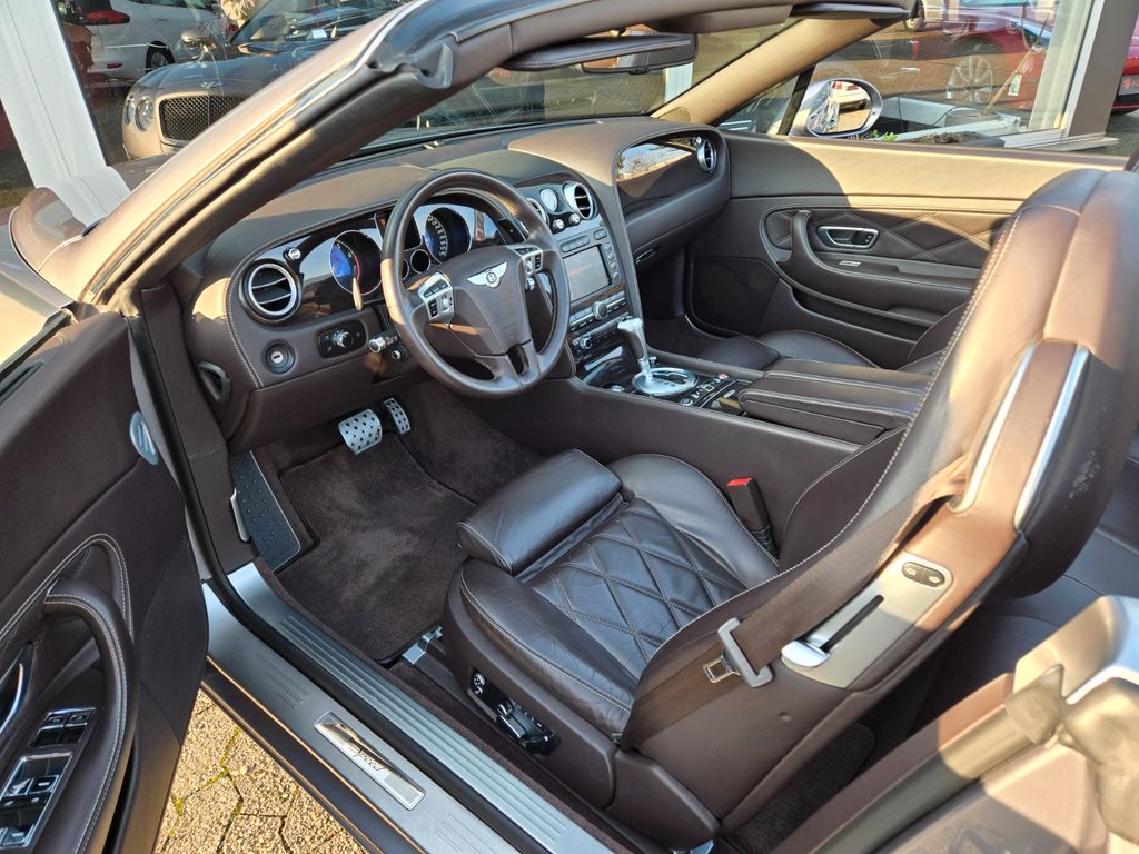 Bentley Continental GTC 2011