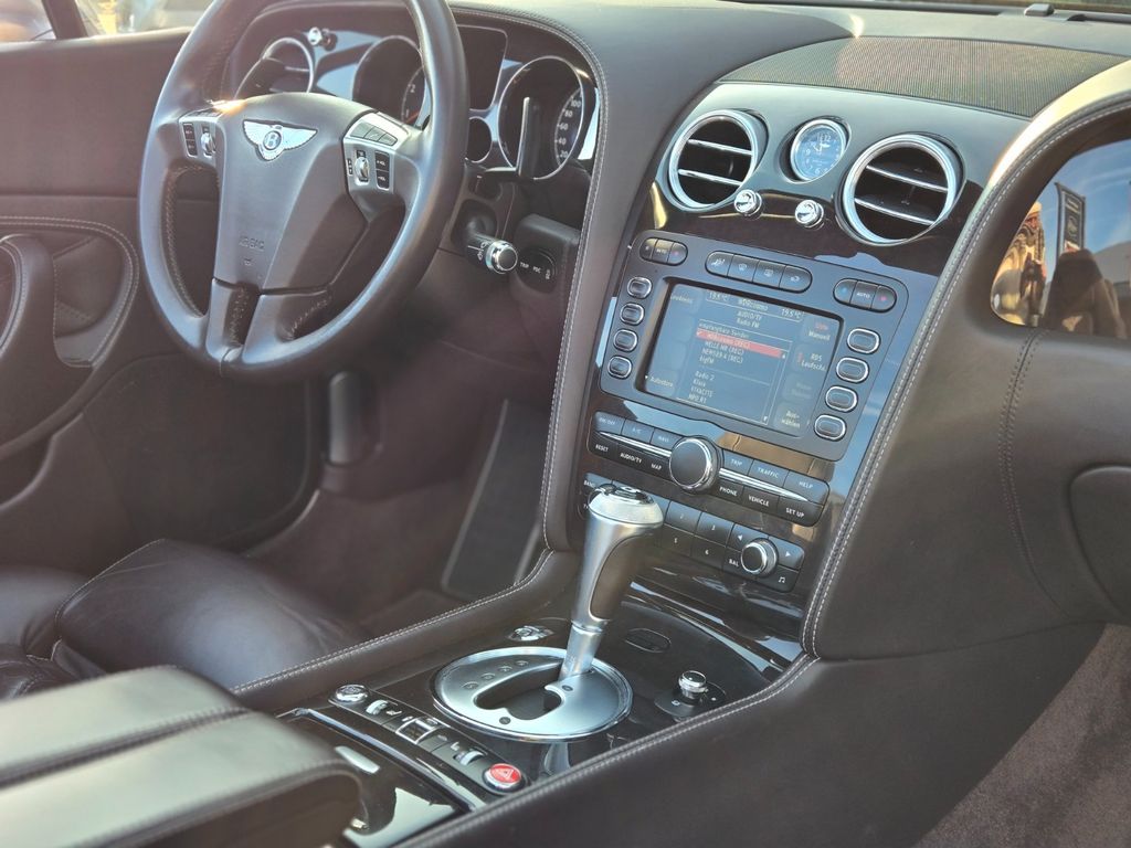 Bentley Continental GTC 2011