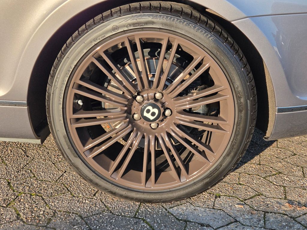 Bentley Continental GTC 2011