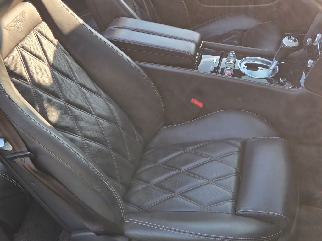 Bentley Continental GTC 2011