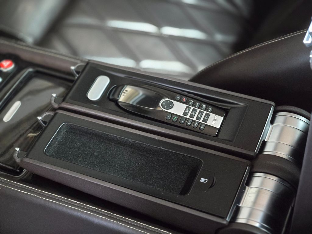 Bentley Continental GTC 2011