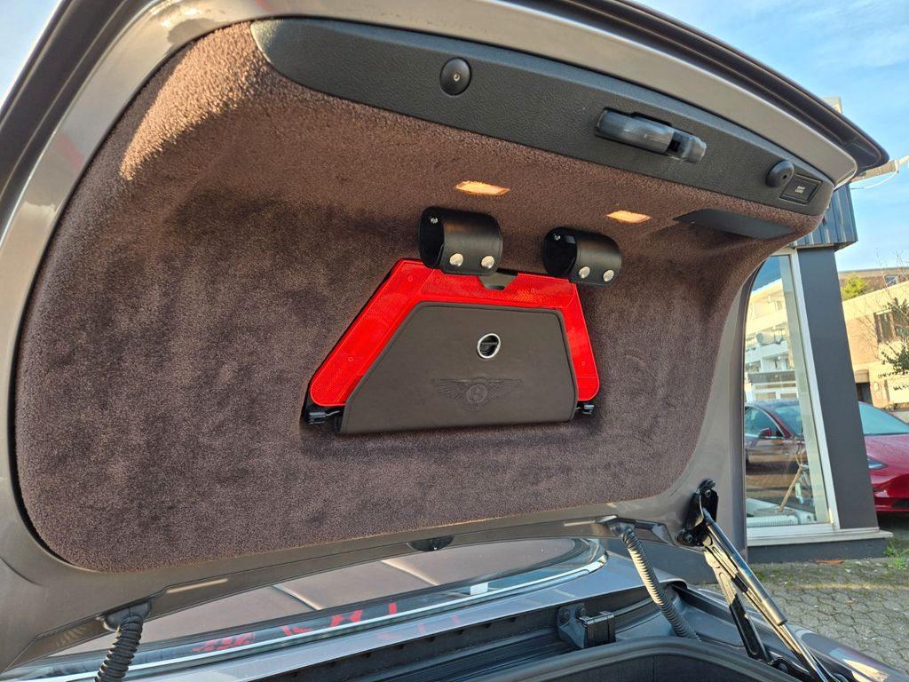 Bentley Continental GTC 2011