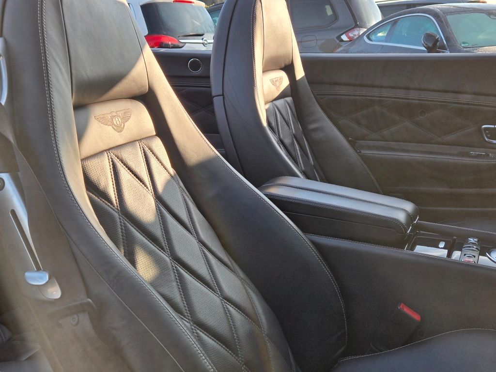 Bentley Continental GTC 2011