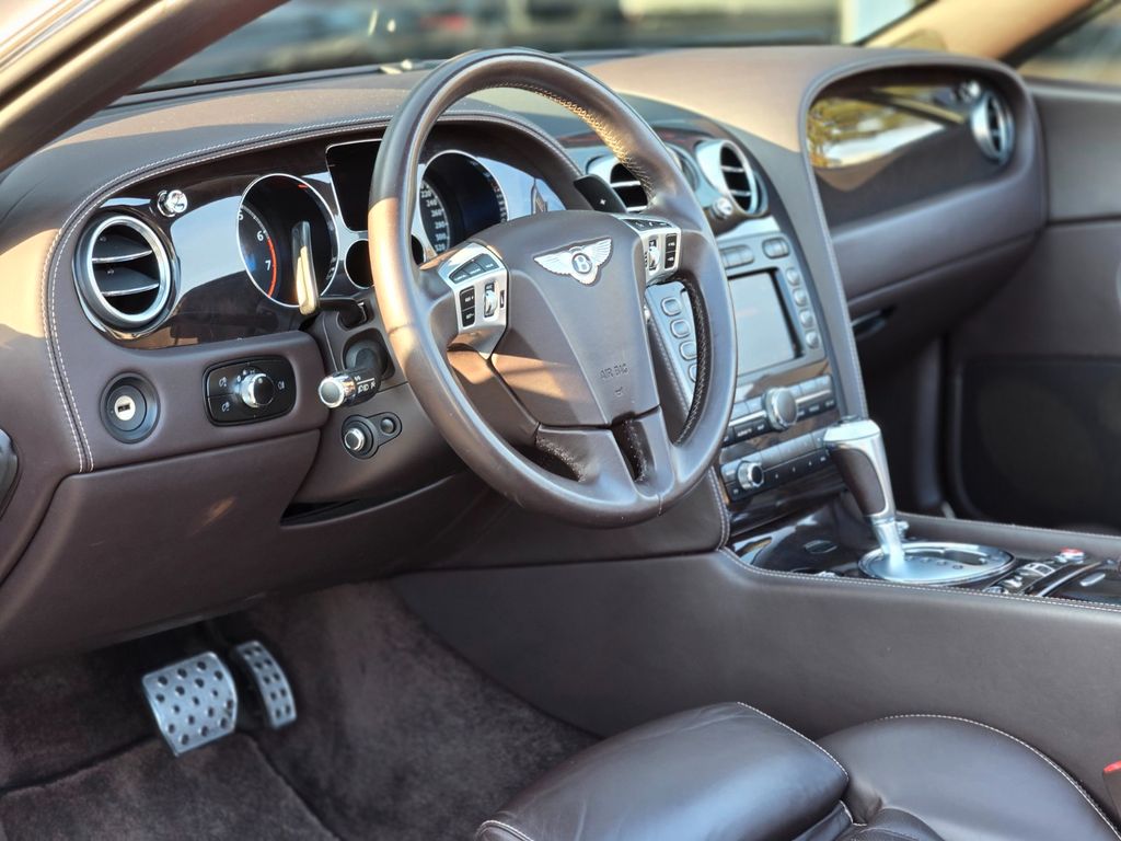 Bentley Continental GTC 2011