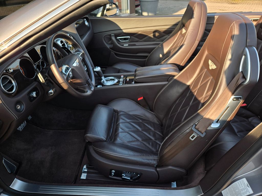 Bentley Continental GTC 2011