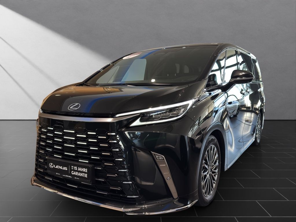 Lexus LM