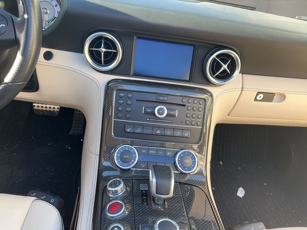 Mercedes-Benz SLS AMG 2011