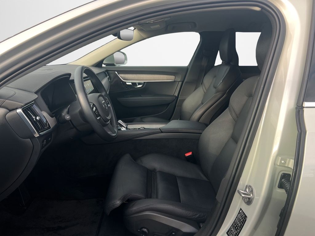 Volvo V90 2022