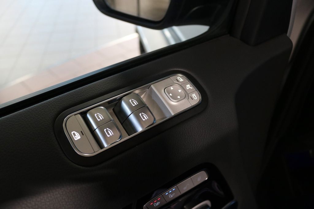 Mercedes-Benz 450 2025