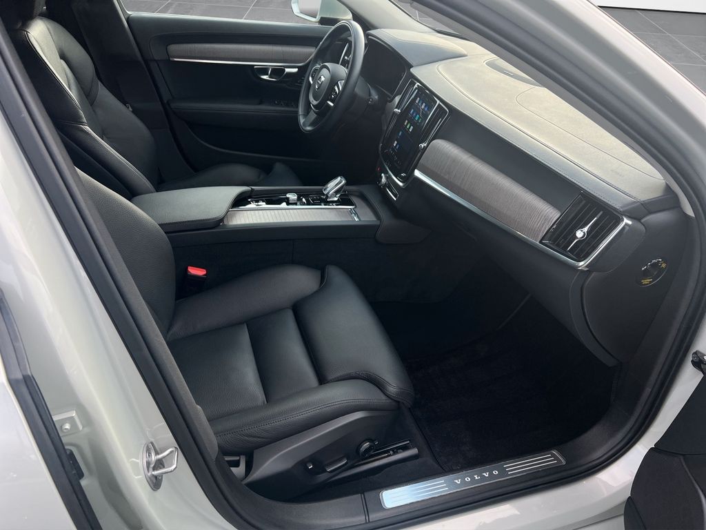Volvo V90 2022