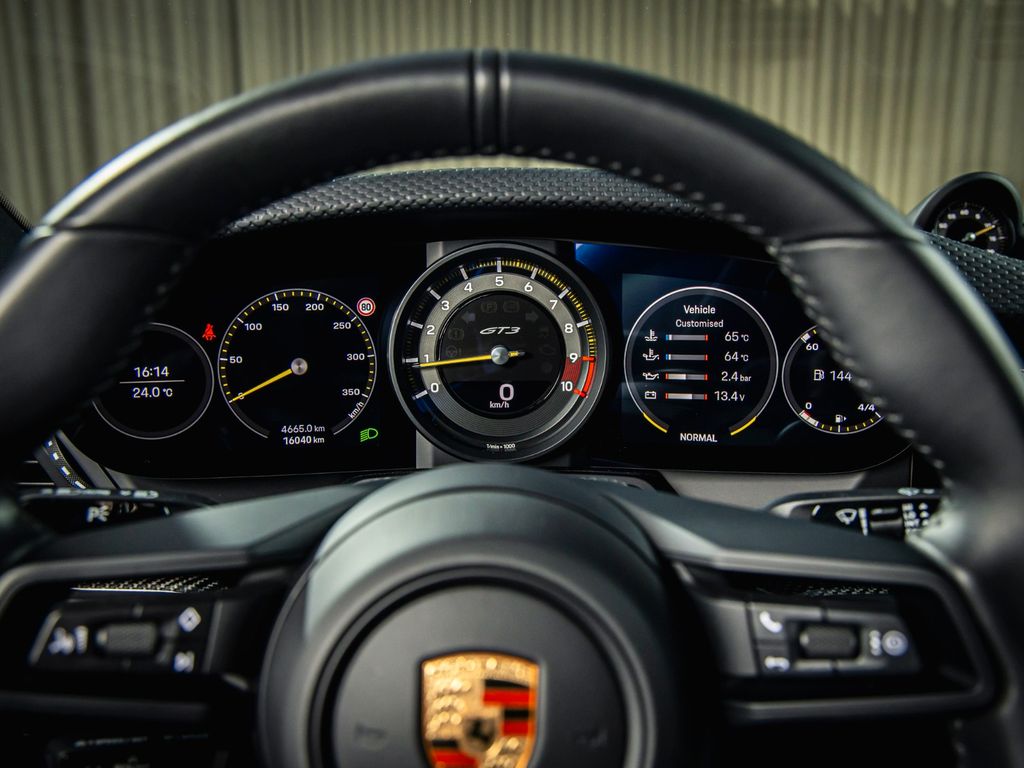 Porsche 992 2023