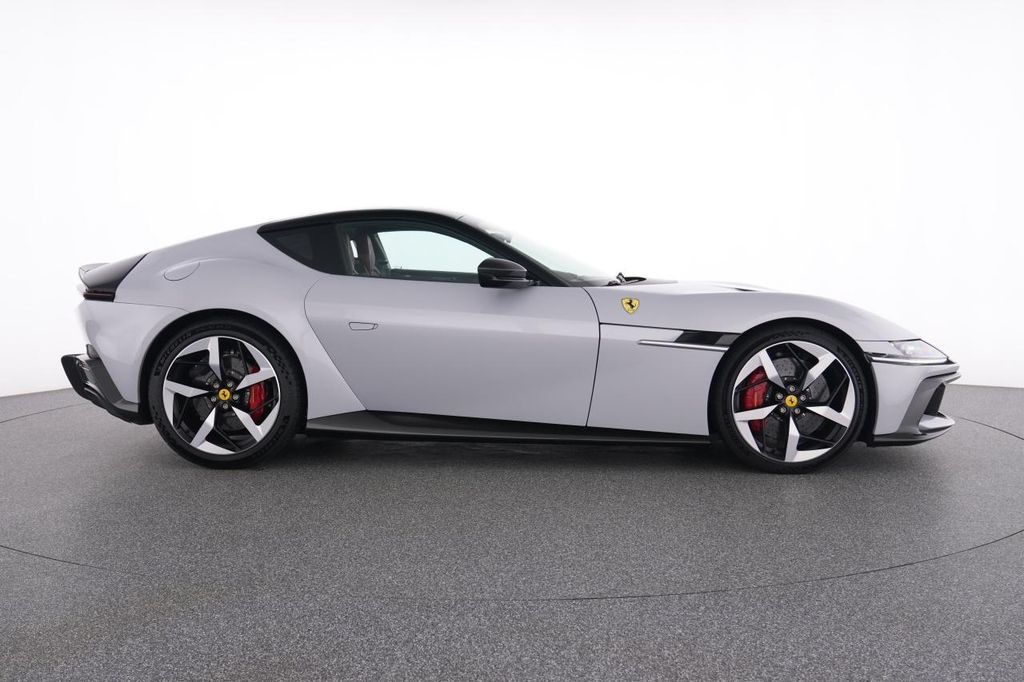 Ferrari 12Cilindri 2025