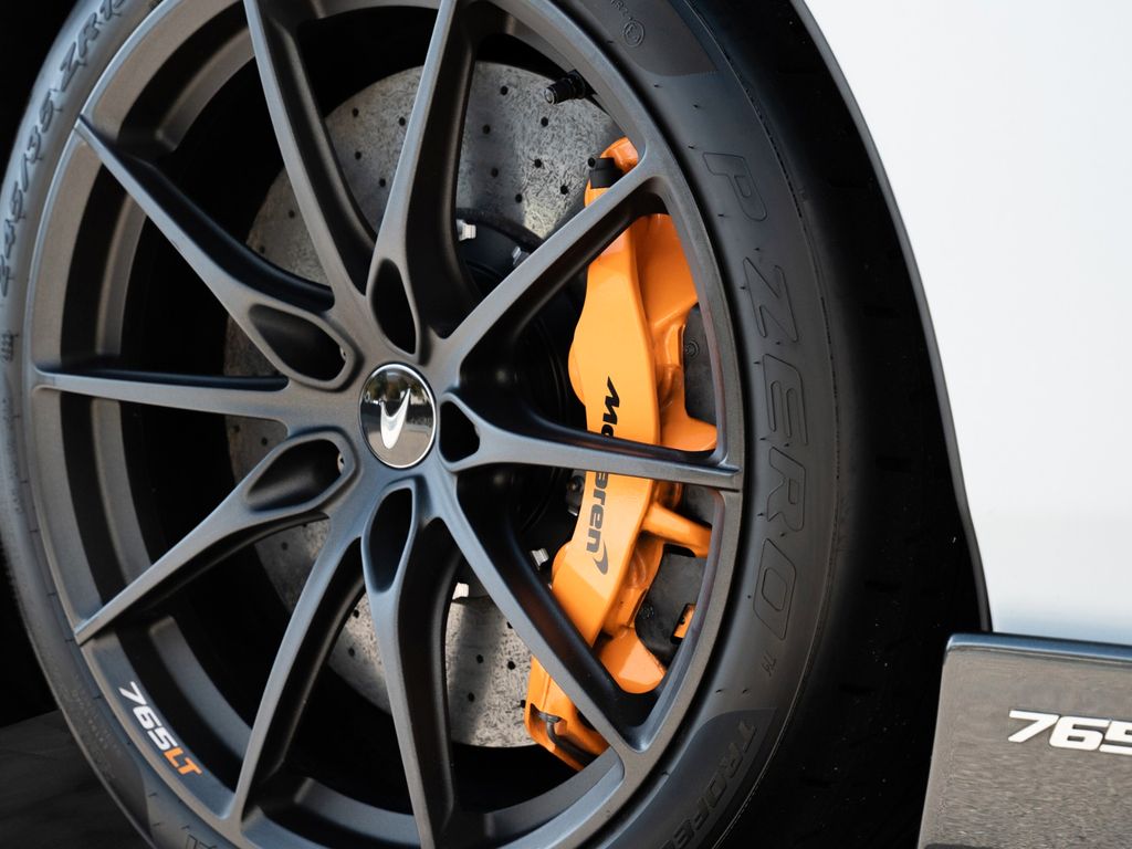 McLaren 765LT 2022