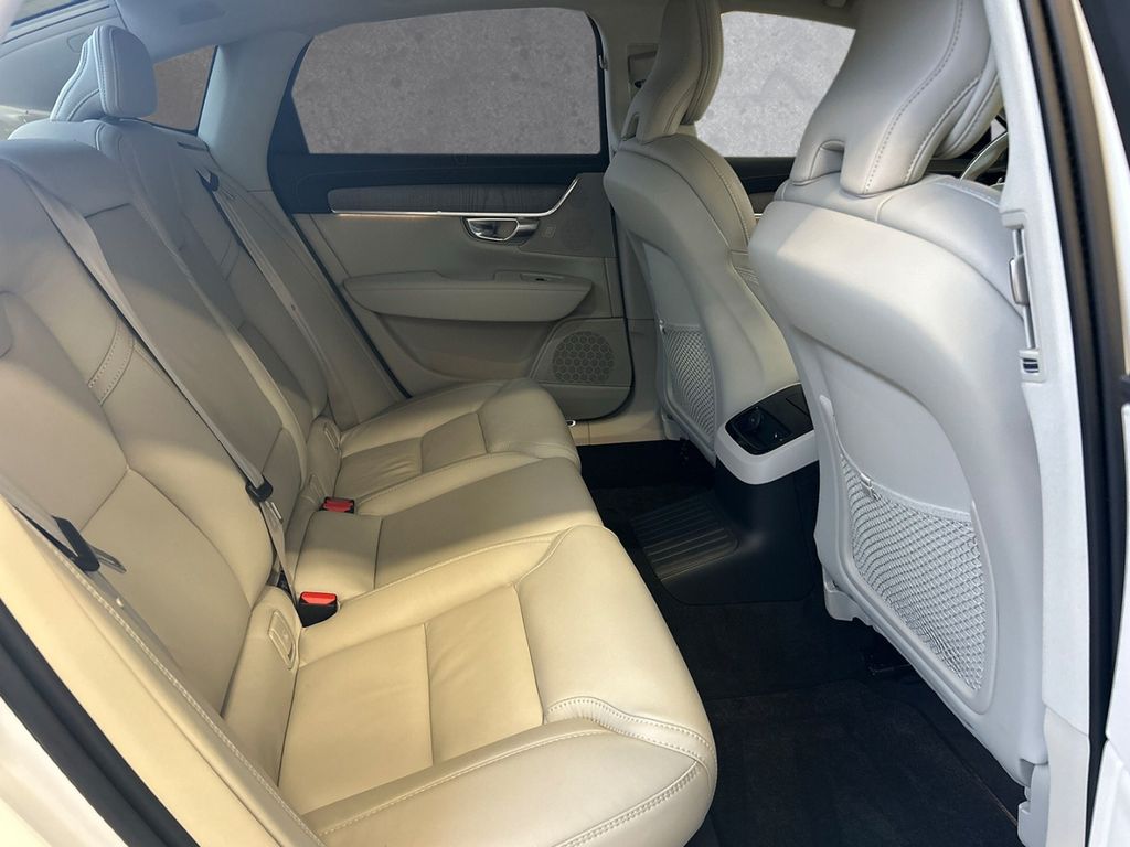 Volvo S90 2022
