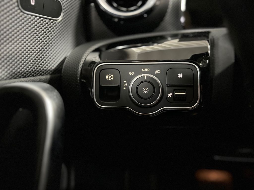 Mercedes-Benz CLA 200 2021