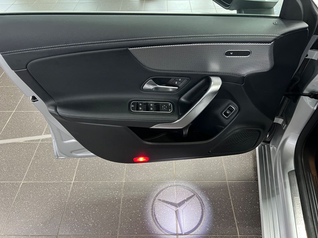 Mercedes-Benz CLA 200 2021