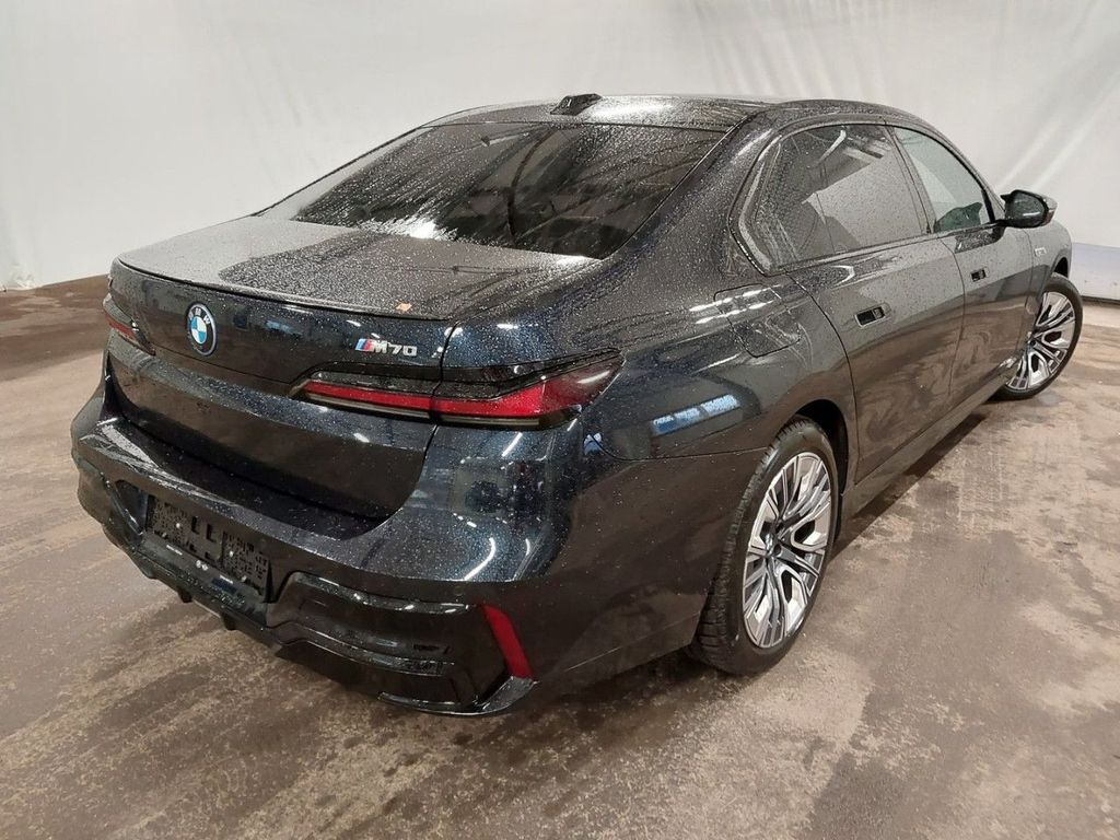 BMW i7 2023