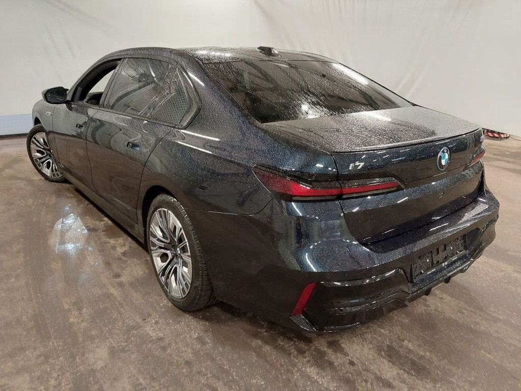 BMW i7 2023