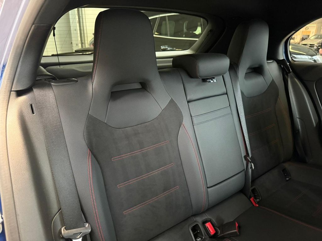 Mercedes-Benz A 250 2025