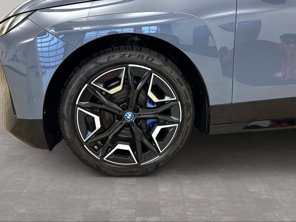 BMW iX 2025