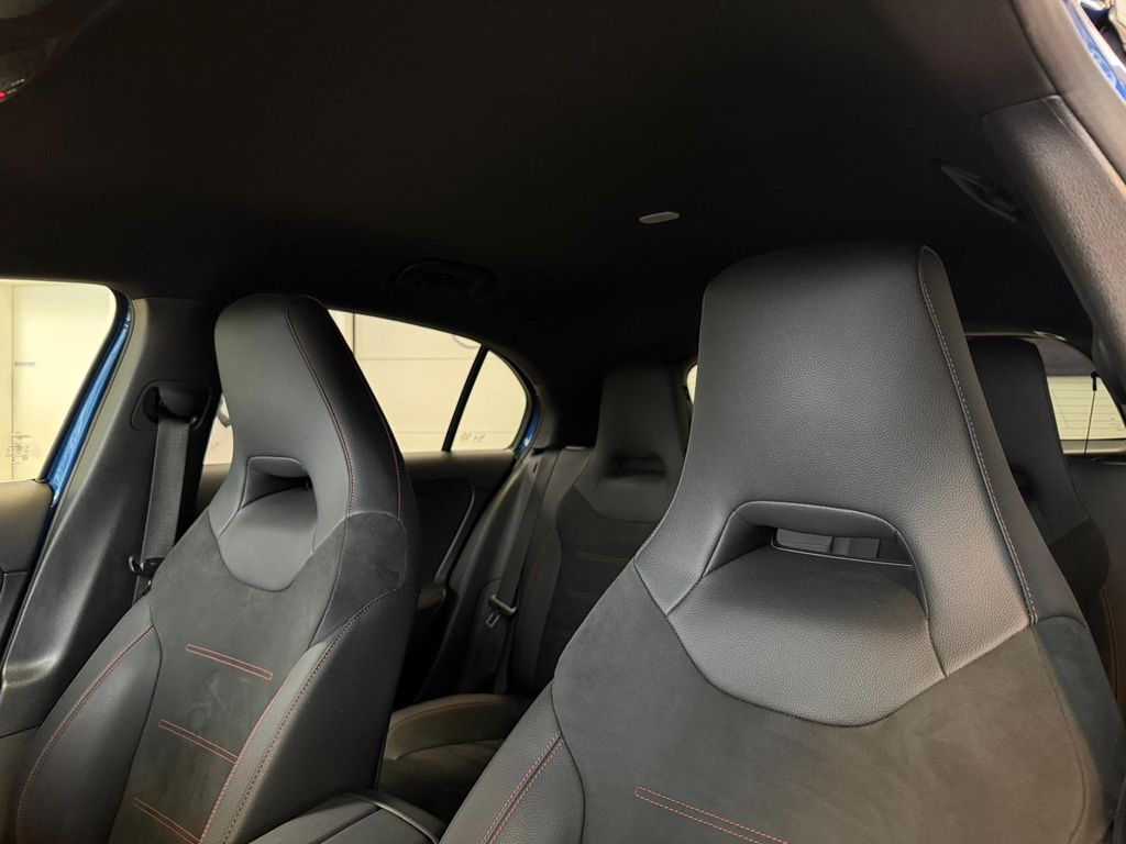 Mercedes-Benz A 250 2025