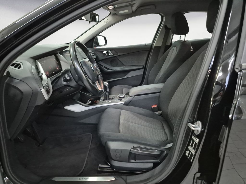 BMW 118 2021