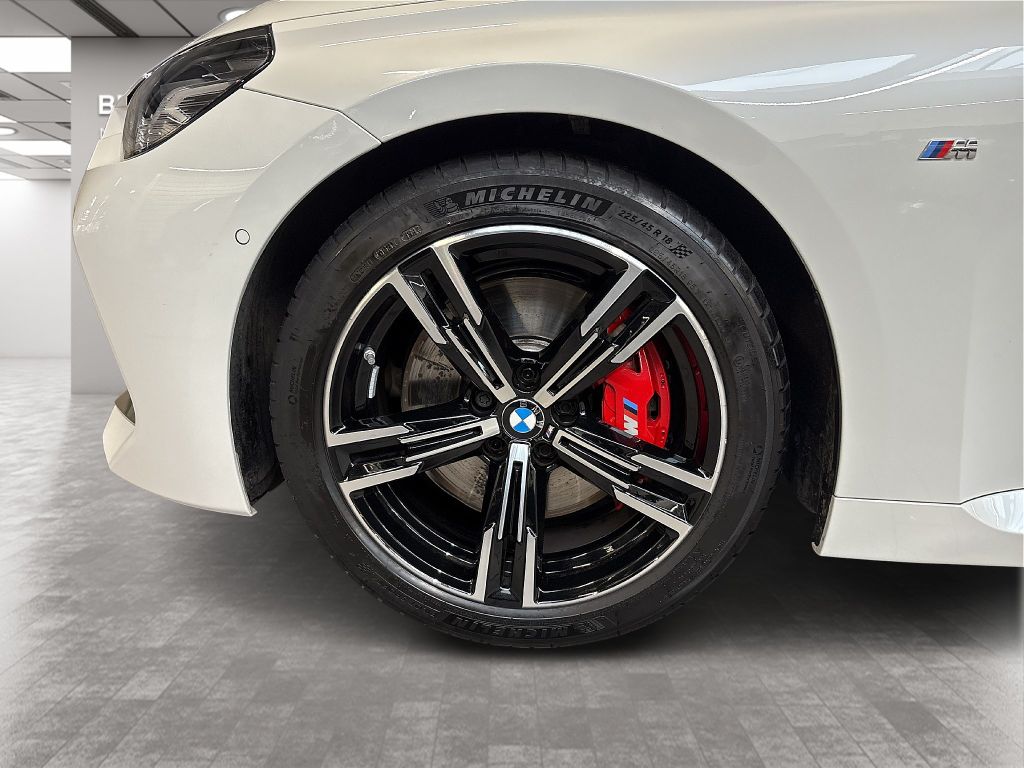 BMW 220 2025