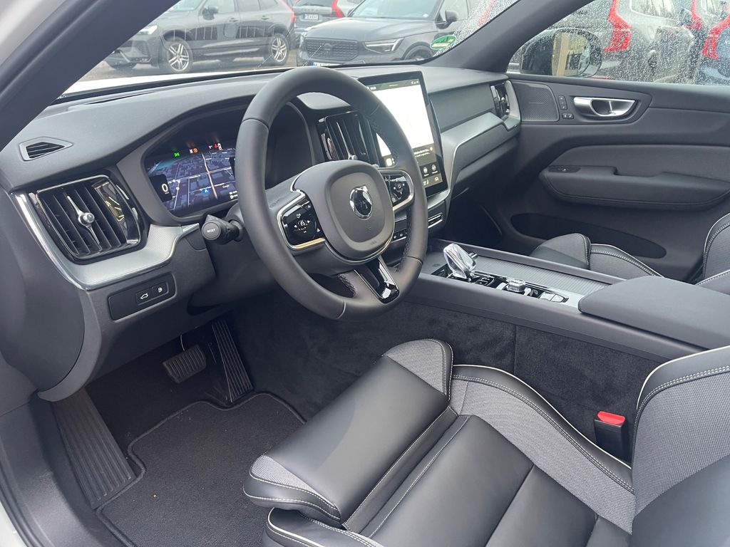 Volvo XC60 2025