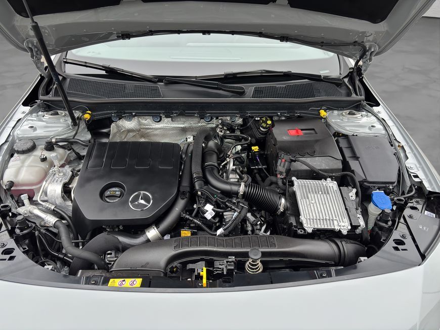 Mercedes-Benz CLA 180 2025