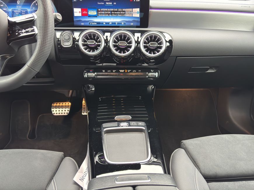 Mercedes-Benz CLA 180 2025