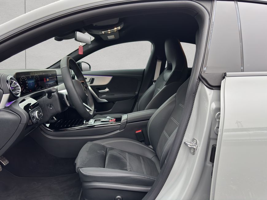 Mercedes-Benz CLA 180 2025