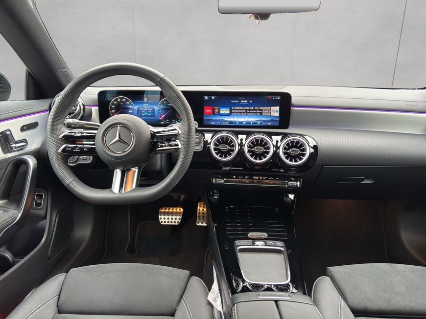 Mercedes-Benz CLA 180 2025