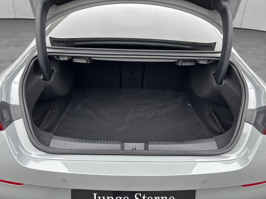 Mercedes-Benz CLA 180 2025