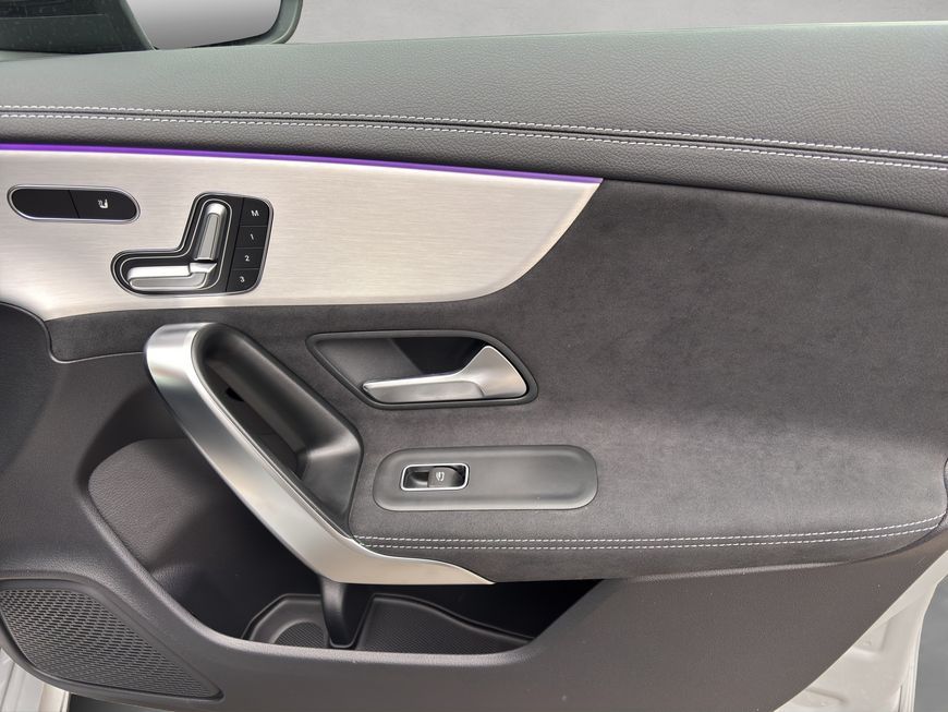 Mercedes-Benz CLA 180 2025