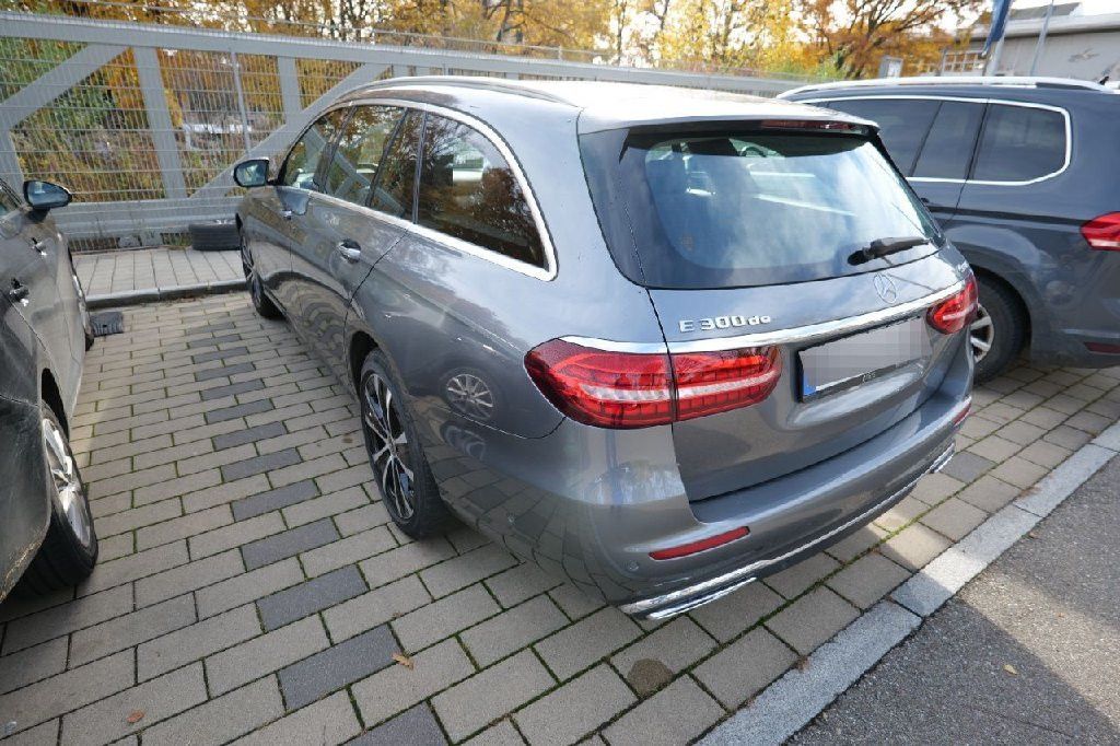 Mercedes-Benz E 300 2022