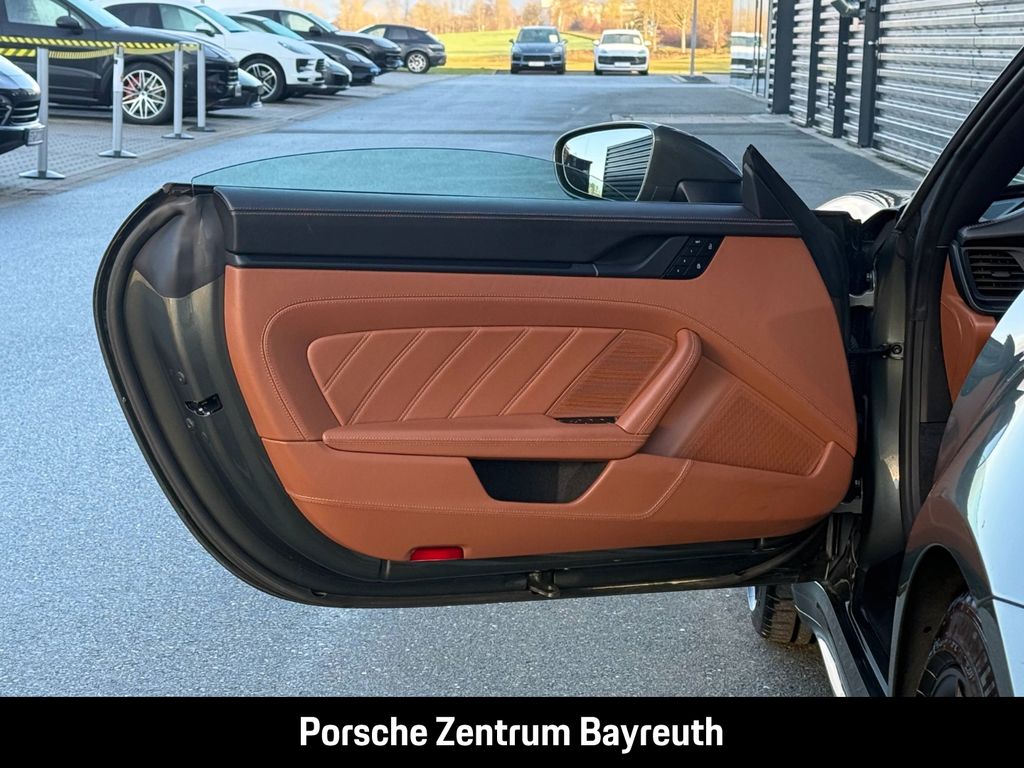 Porsche 992 2023