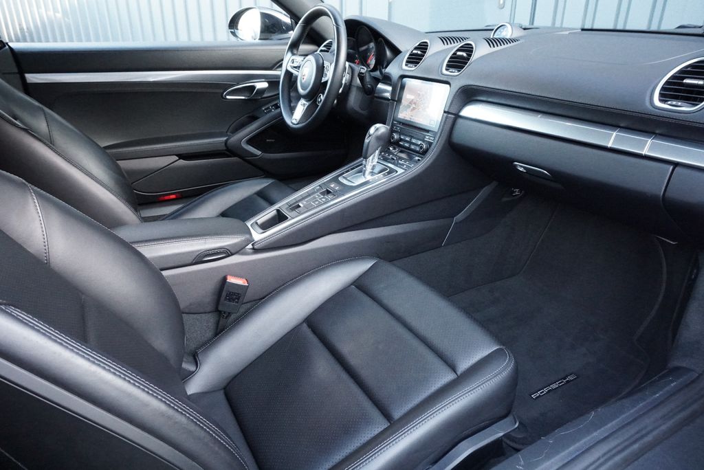 Porsche Boxster 2021