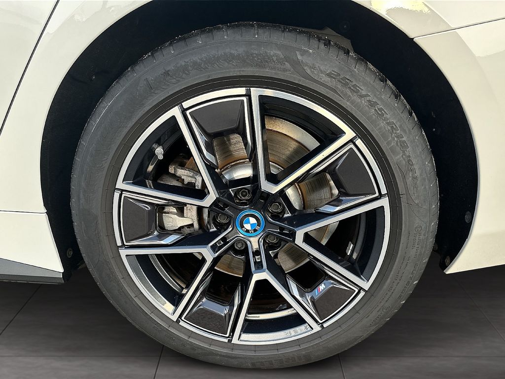 BMW i4 2023