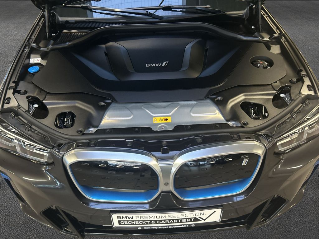 BMW iX3 2022