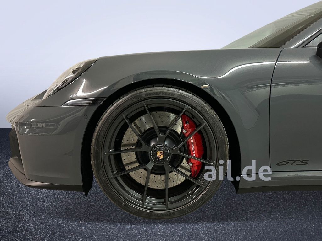 Porsche 992 2025