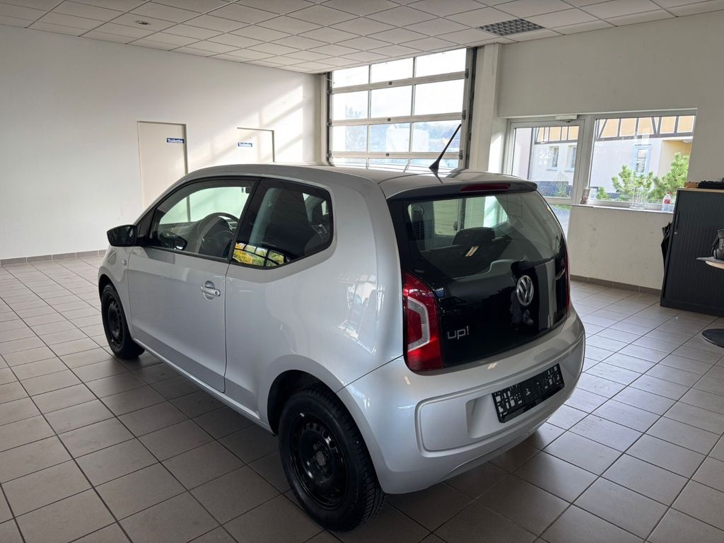 Volkswagen up! 2014