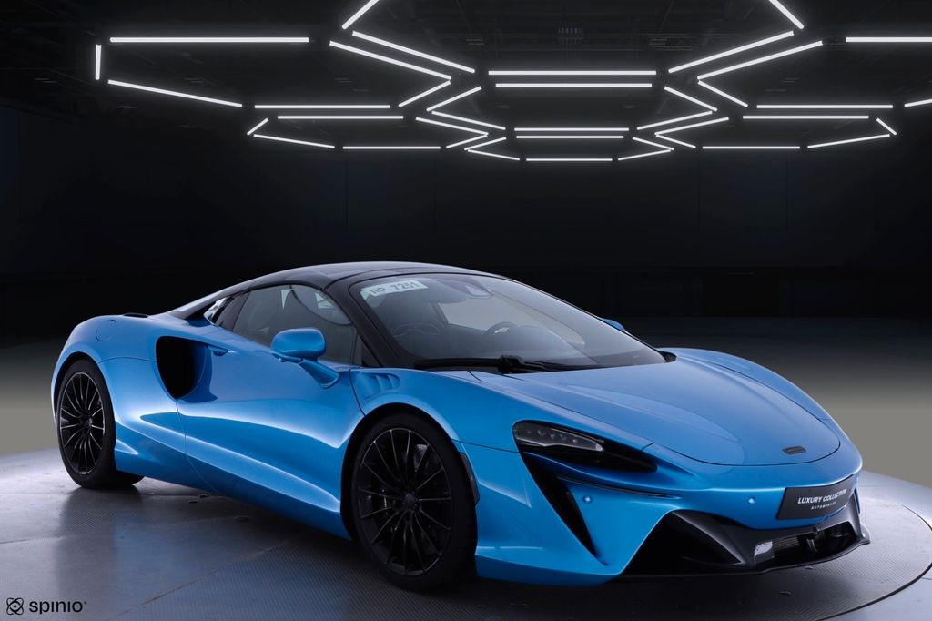 McLaren Artura 2025