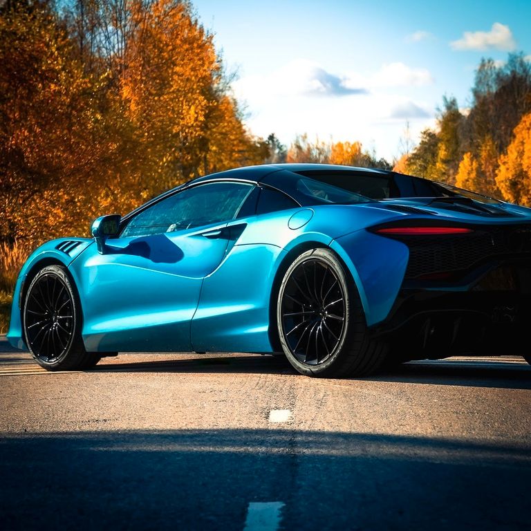McLaren Artura 2025