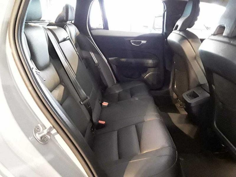 Volvo V60 Cross Country 2023